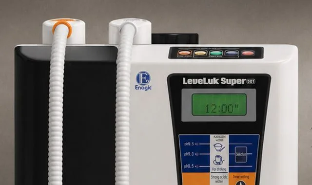 System podwójnego węża Super 501 i panel sterowania z uruchomionym licznikiem produkcji